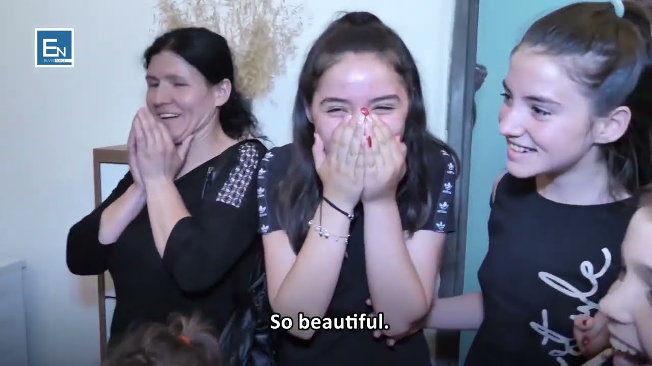 4 jetimet dhe nena e tyre mahniten dhe befasohen me kete surprize te madhe! Jeta e tyre ndryshoi