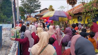 Incredible, Wedding Traditions in Subang Remain Very Tight-Knit
