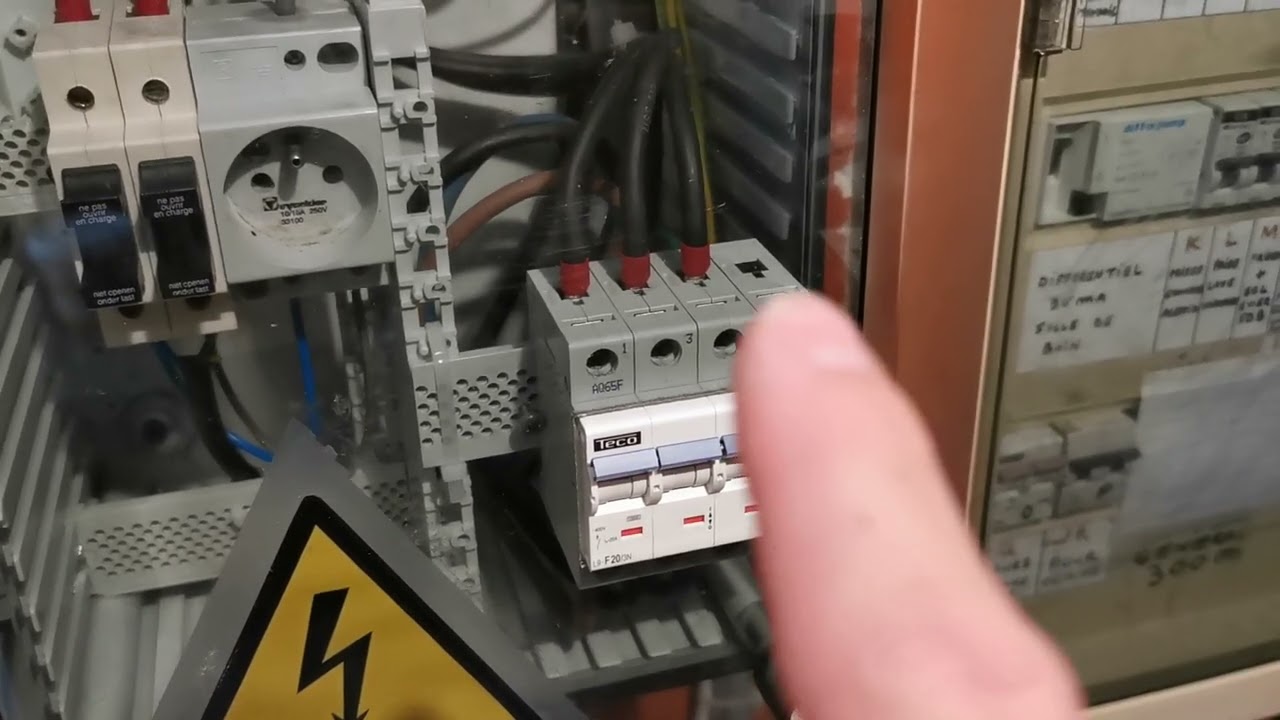 Le réseau 3X230V ⚡vidéo réponse à Flat Channel 🙂