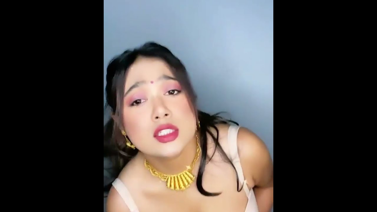 Boobs bouncing of Sherni Ghosh, Lovely Ghosh, call me sherni - YouTube
