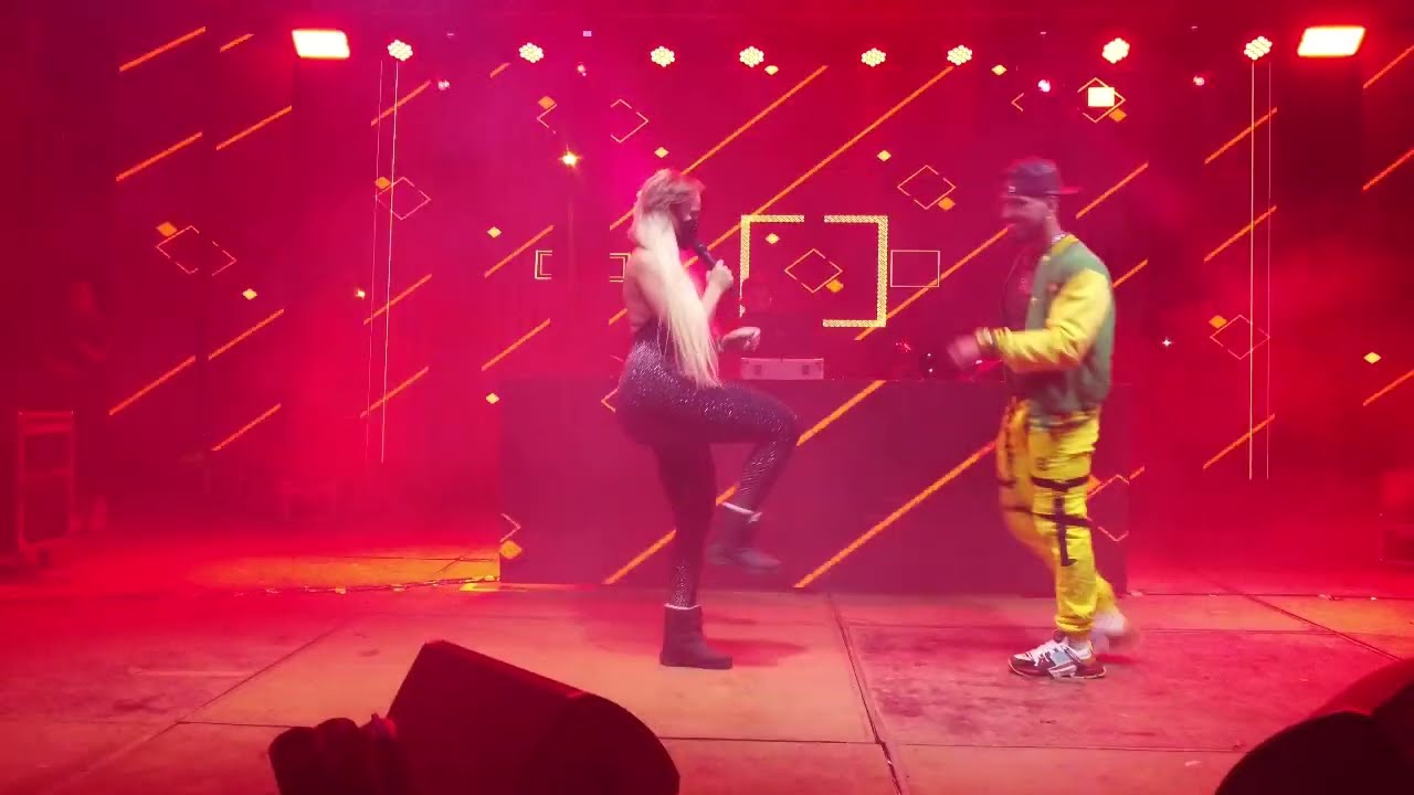 Liandro Levi feat Mc Bandida - Surra de Bunda [ show em Cabeceiras - Go ]