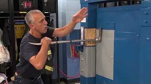 Forcible Entry On An Inward Opening Wood Door Jamb - Firehouse Innovations LI