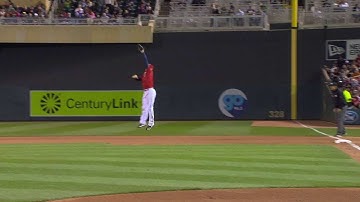 CWS@MIN: Mauer leaps to rob Cabrera of a hit