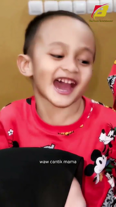 Lucu Lucuan, Ada Foto Cewek Di HP Papa😂😂