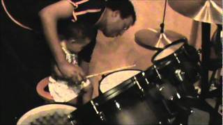 Guilherme 6 meses tocando bateria