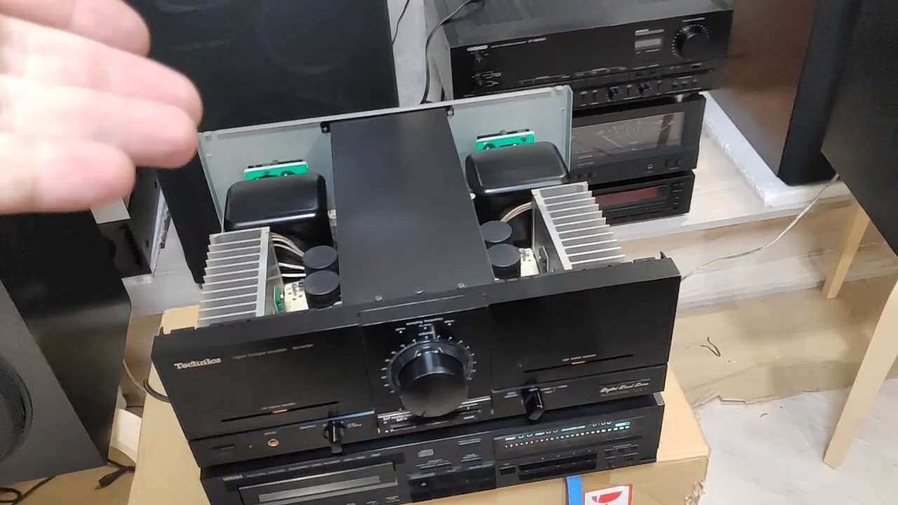 Technics se M100 / Yamaha cdx 700 - YouTube