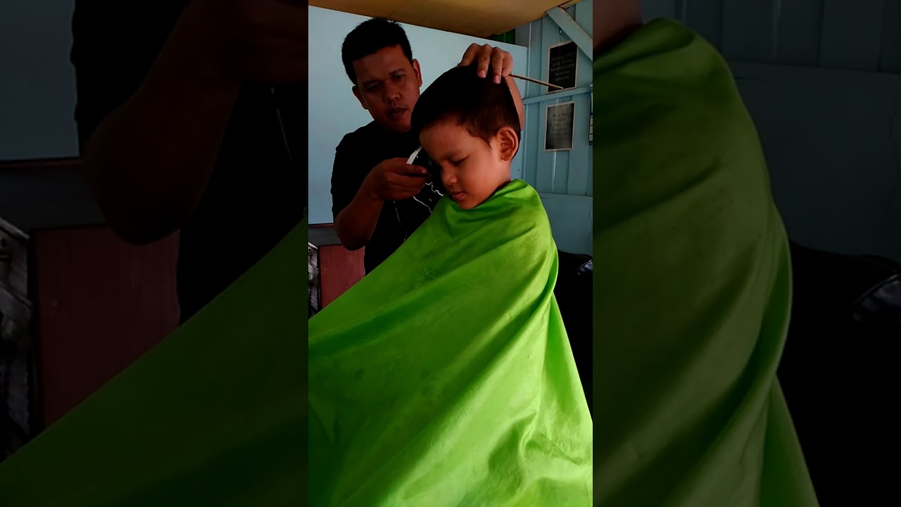 Aftan perdana potong  rambut  gak  nangis YouTube