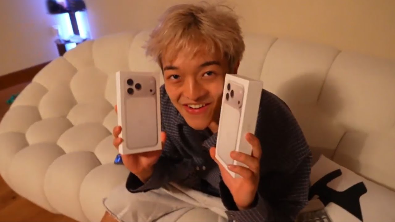 Jason & Sakura Got Matching iPhone 17 Pro Max! - YouTube