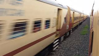 22984 Indore JN. - Kota JN. Intercity Express With TKD/WAP-7.