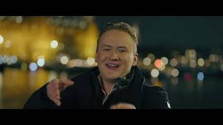 Video thumbnail of "Jesse Prins – Thuis Hier Op Het Plein (Officiële Videoclip)"