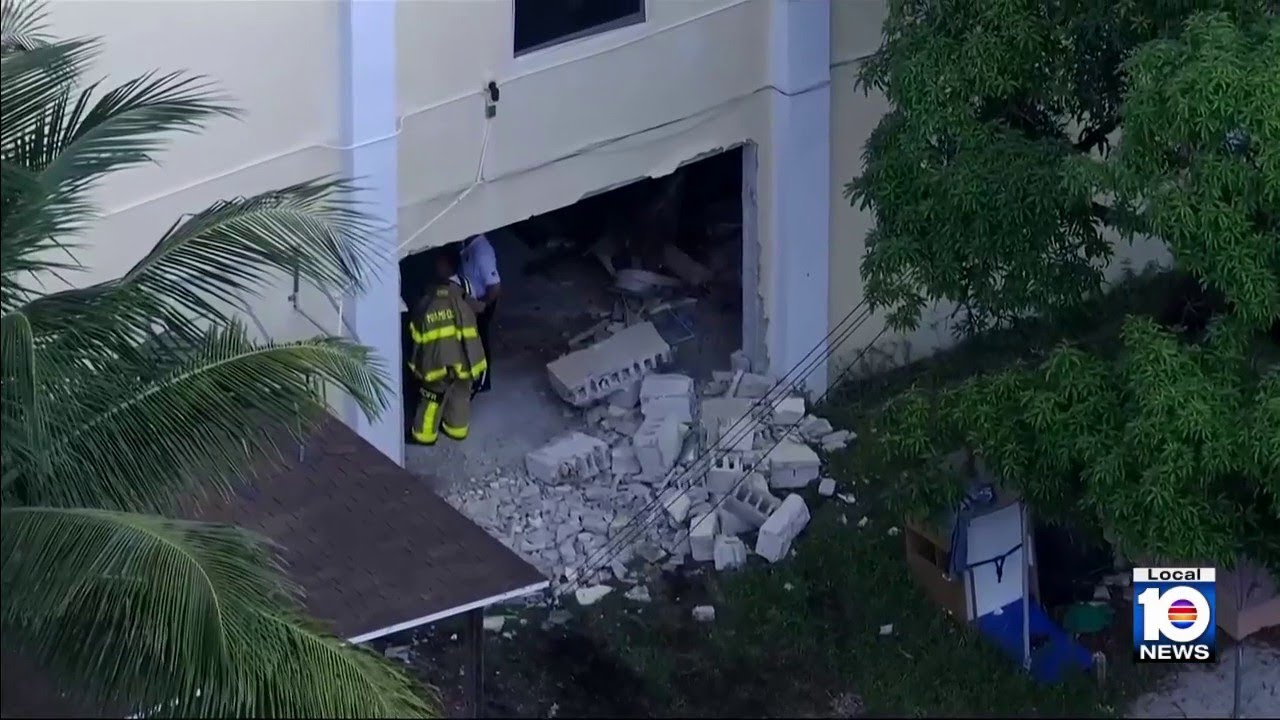 Construction worker injured after wall collapses in South Miami - YouTube