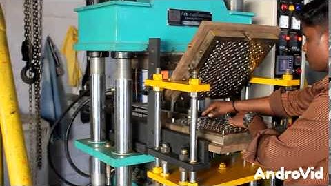 Automatic rubber molding machine