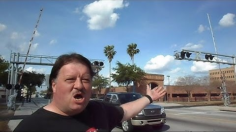 Railroad Crossing Malfunction Freaks Out Drivers