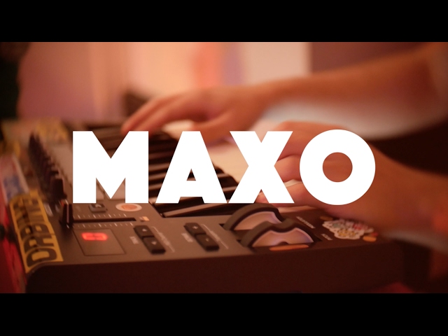 Tonton Maxo "Crush~" | Play Too Much x Smoothie Tunes di YouTube