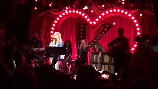 Kylie Minogue - Promo Golden Tour Barcelona - Hand On Your Heart (Live)