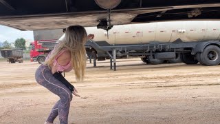 Instalando A Trava Da Quinta Roda Na Carreta..