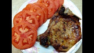 Свиная корейка на косточке под соусом барбекю Свиная корейка на косточке под соусом барбекю