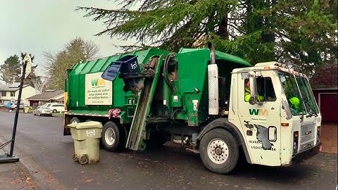 Waste Management - Loud Mack LE Amrep Octo ASL Garbage Truck!