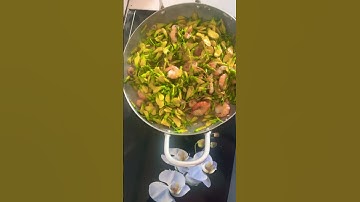 Cơm sáng tép xào bông điên điển cá heo kho tiêu