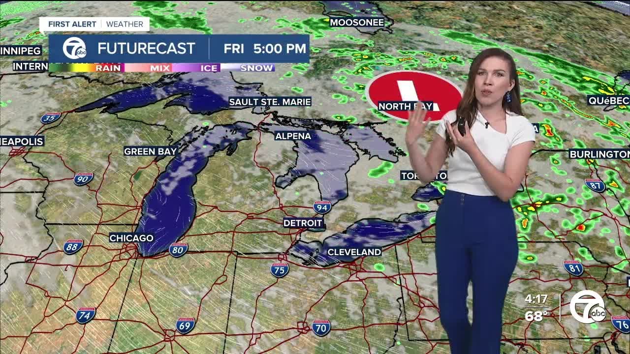 Few rain chances this weekend - YouTube