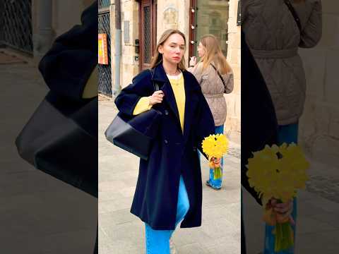 Квітка підніме настрій. Львів весна, мода. #львівплощаринок