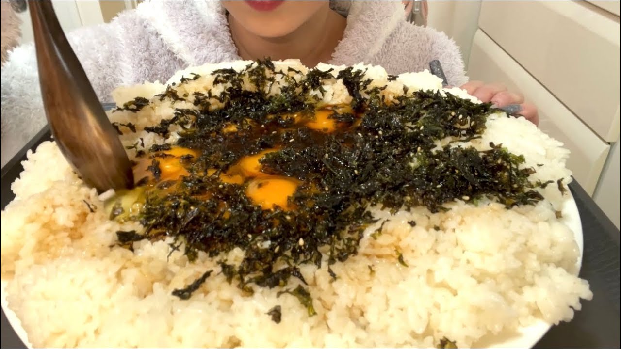 【ASMR，咀嚼音】Raw Egg on Rice ！たまごかけご飯！