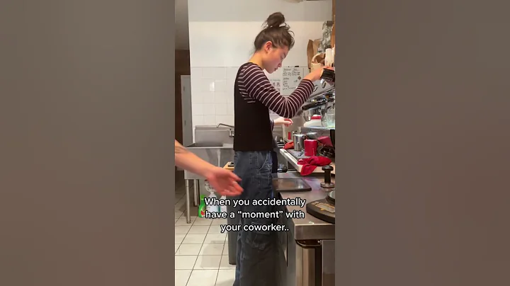 When you accidentally have a “moment” with your coworker.. - DayDayNews