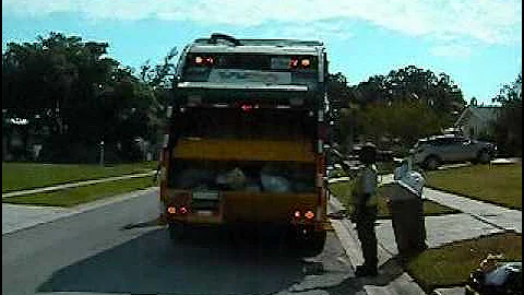 Waste Management's McNeilus Mack MRU Rear Loader in Action