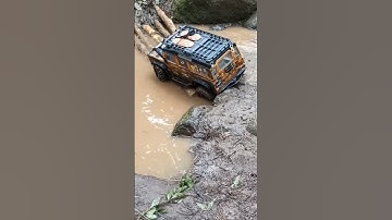 rc offroad cars land rover defender cross the water bridge #shorts #rccars