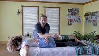 Gluteal Compression Dampening Table Thai Massage Using a Towel