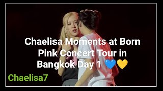 Chaelisa having fun and enjoying the concert in Thailand (Chaelisa Land) 🤍 Lisa flexing her girl.