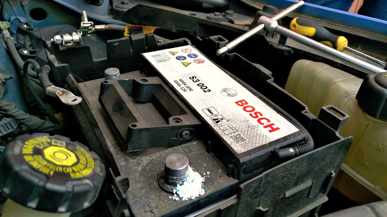 cambio batteria Renault Clio 3 Change battery part 2 YouTube