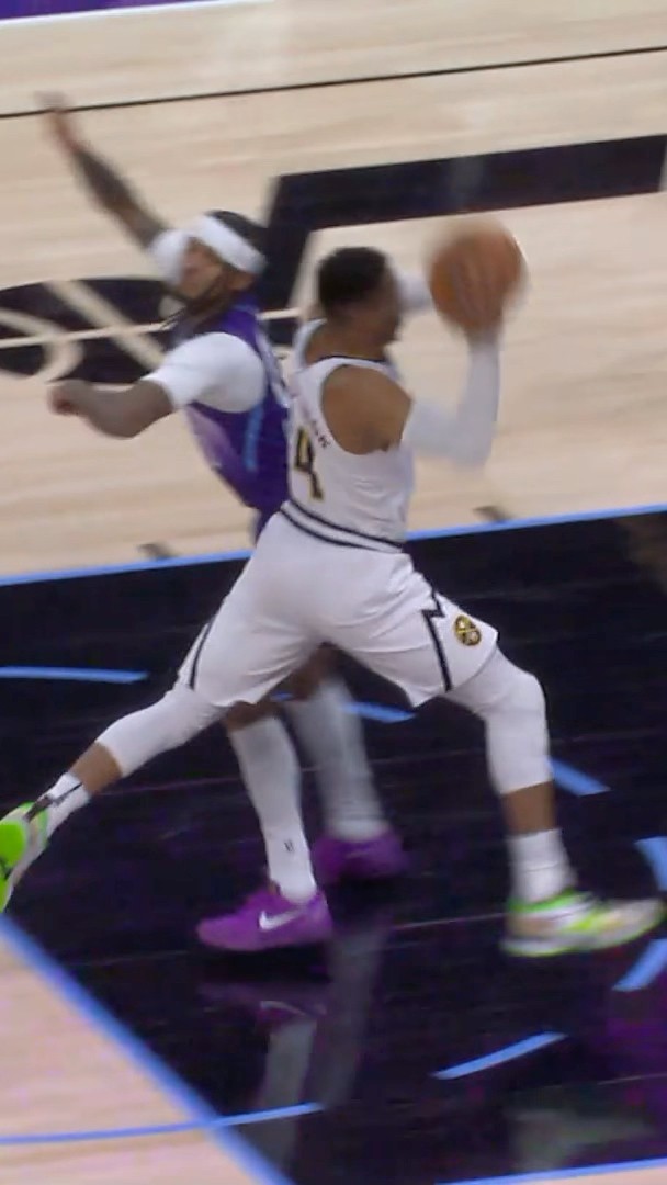Westbrook with the SICK EURO-STEP and layup!