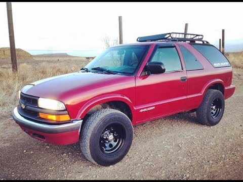 Got my 2.5" Rough Country lift kit on my 2000 Chevy blazer - YouTube