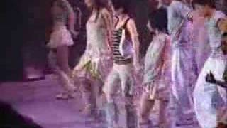 S.H.E Singapore Concert 2007 移动城堡 - Zen Me Ban