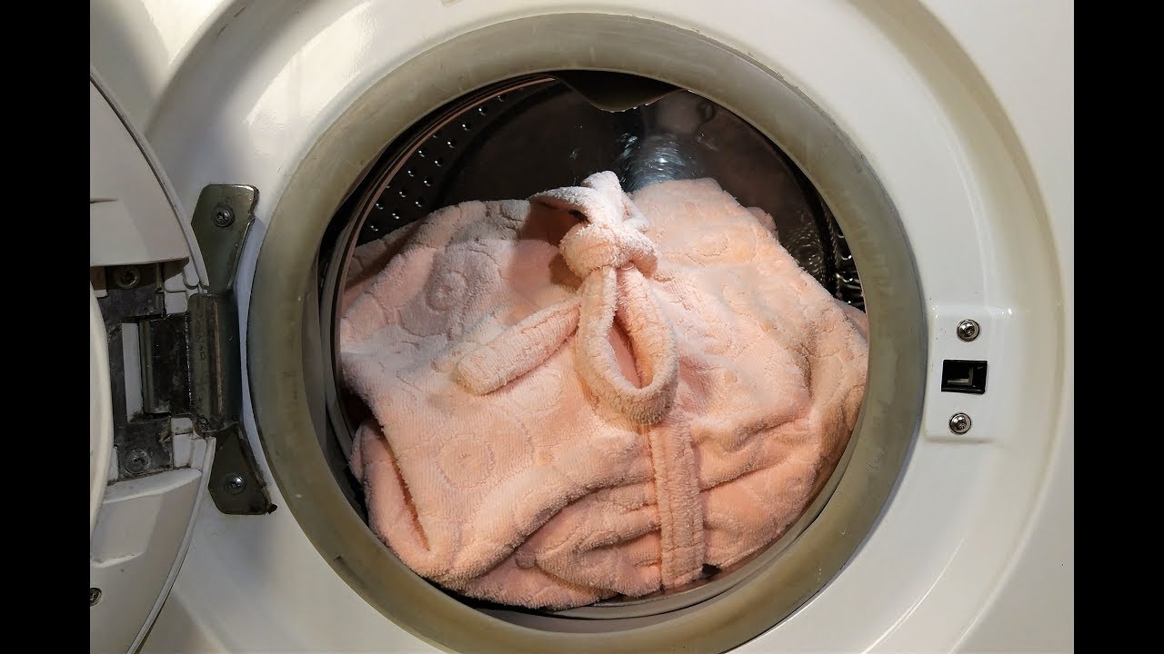 Experiment Bathrobe in a Washing Machine centrifuge YouTube