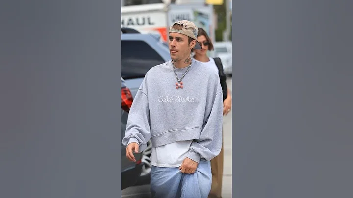 Justin Bieber can't stop grabbing his Crotch after a date with Hailey #justinbieber #haileybieber