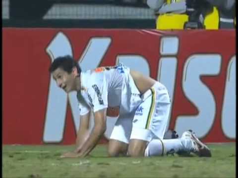 Cleber Machado e a narração de gol no vácuo.