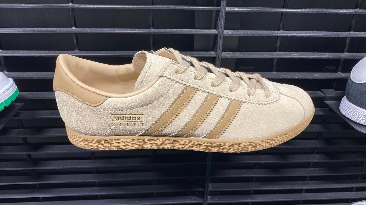【無料郵送/関税込/正規品】 Adidas Stadt Magic Beige JI1886 Adidas Stadt (Magic Beige/Mesa/Gold Metallic) - Style Code