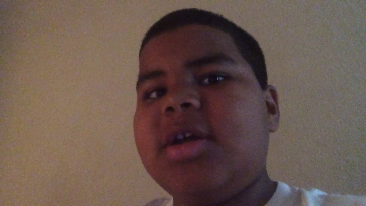 EVERYONE GO TO FNAFTUBE BROS HE IS IN DANGER