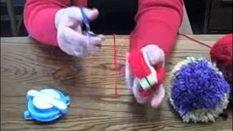 Pom-Pom Maker Demonstration
