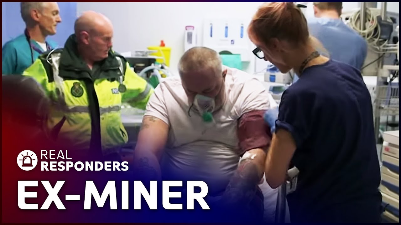 Medical Team Look After Ex-Miner With Chronic Lung Condition | Casualty 24/7 | Real Responders