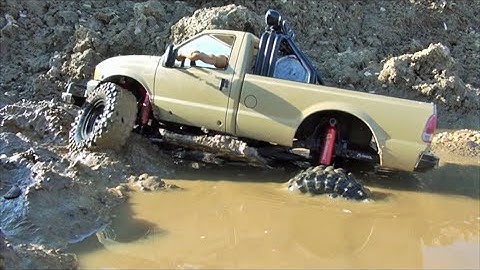 RC axial mud action with ford f350 truck and big v8 sound! crazy rc stuff!