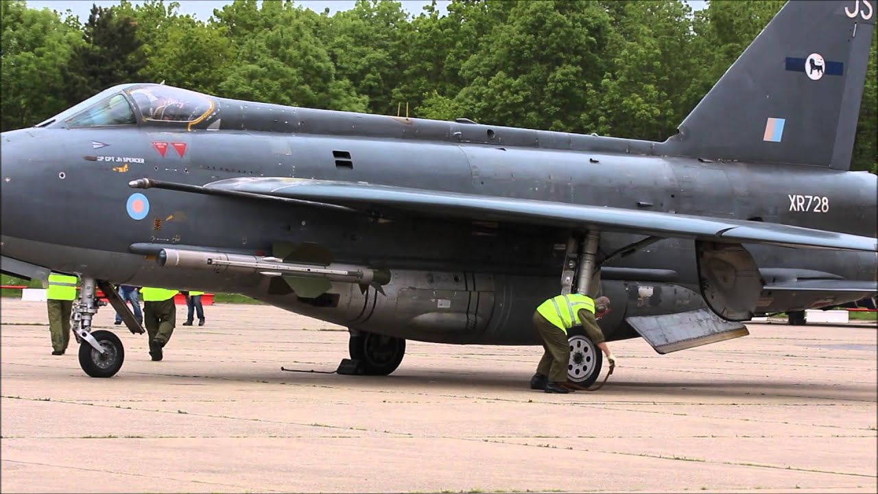 Bruntingthorpe cold war jets 2015. Lightning REHEAT! - YouTube