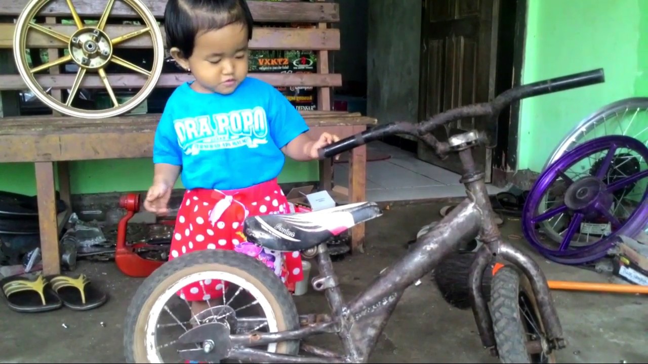 Membuat balance bike/ push bike dari sepeda bekas/ rongsokan || DIY