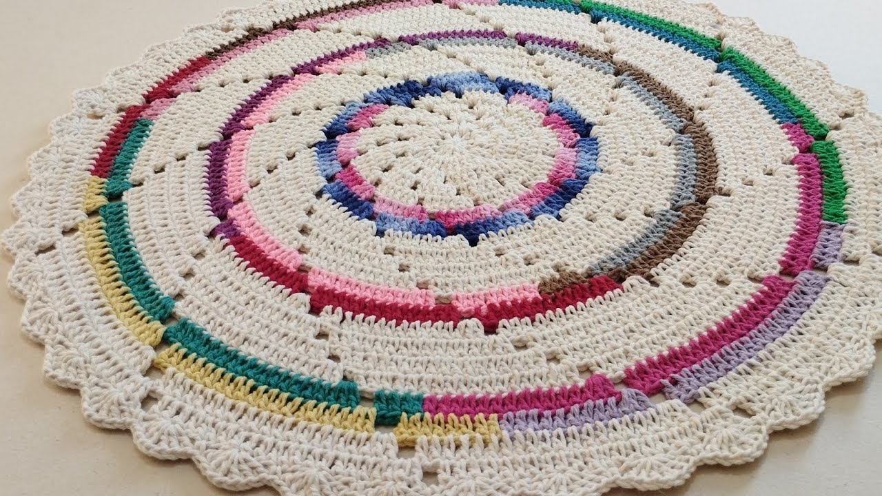 TAPETE REDONDO DE CROCHÊ COM SOBRAS DE BARBANTE FÁCIL