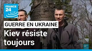 Guerre en Ukraine : un mois après le début de l'offensive, Kiev résiste toujours • FRANCE 24
