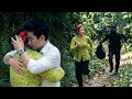 Full video: Single mother harmed by a villain - CEO desperately searches for his love.