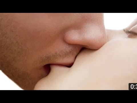 Romantic  😘 ♥  kiss Kissing in First night video Love whatsapp status video song 2020 love kissing