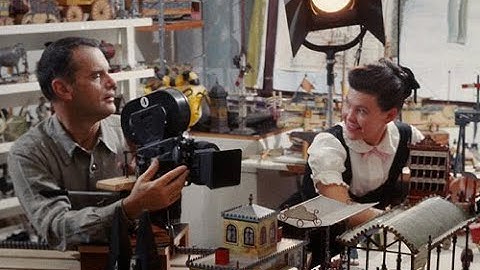 映画『ふたりのイームズ：建築家チャールズと画家レイ』予告編1